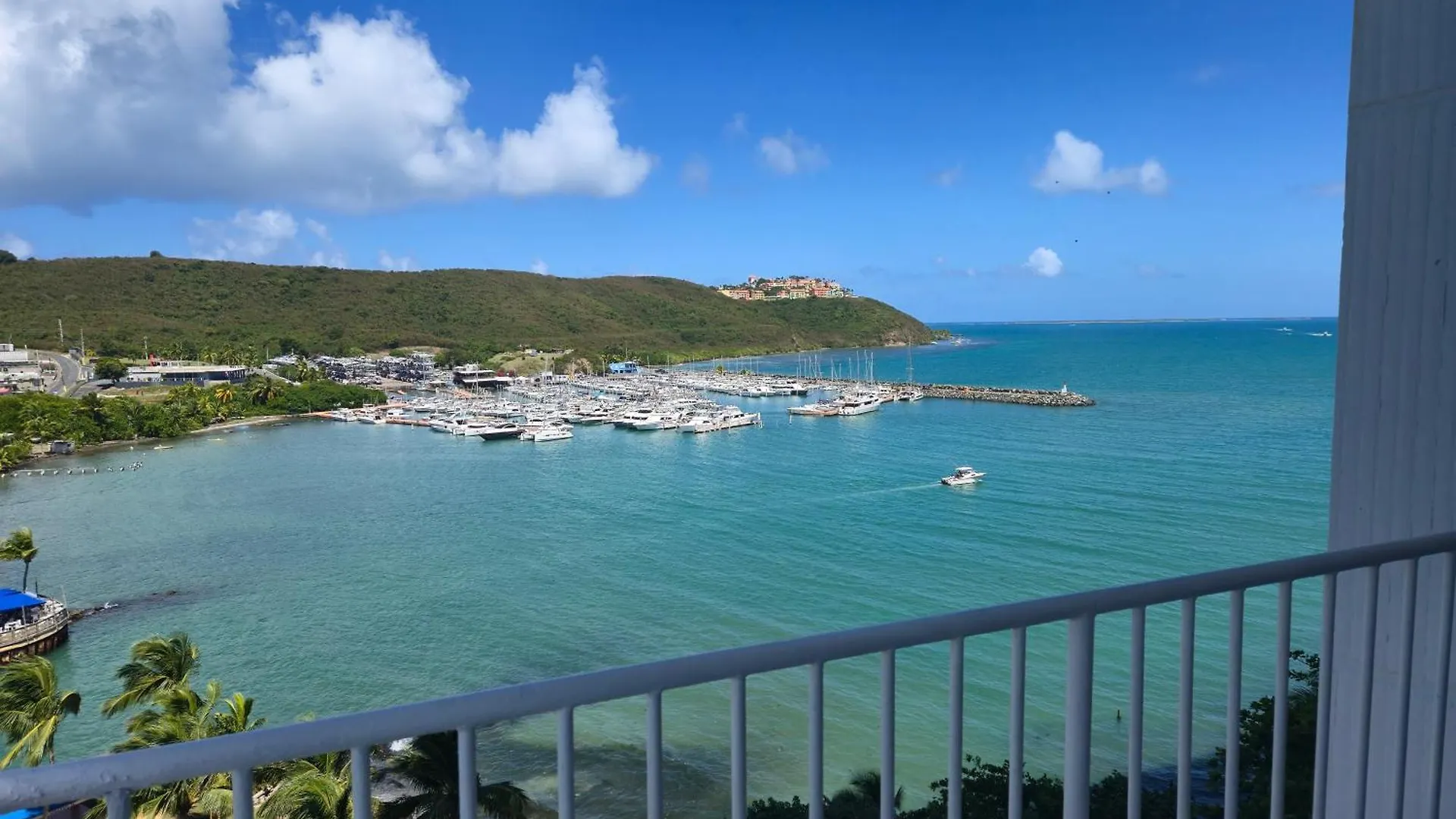 Apartment Spacious Waterfront Apartment, Great Views & More! Fajardo